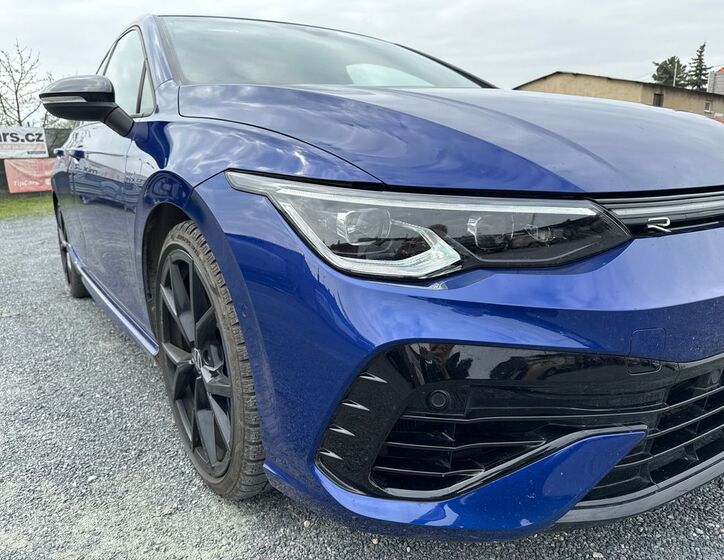 Volkswagen Golf 9