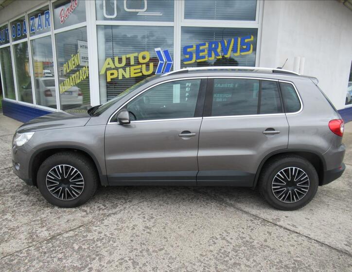 Volkswagen Tiguan 8