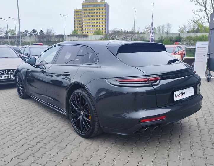 Porsche Panamera 7