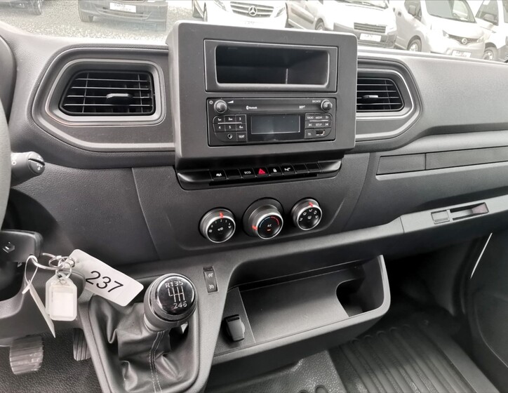 Renault Master 9