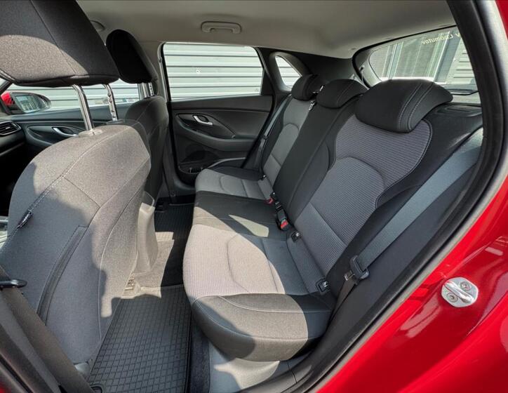 Hyundai i30 20