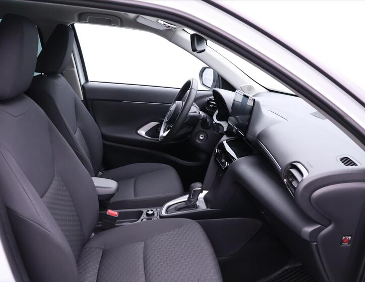 Toyota Yaris Cross 14