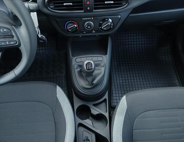 Hyundai i10 7