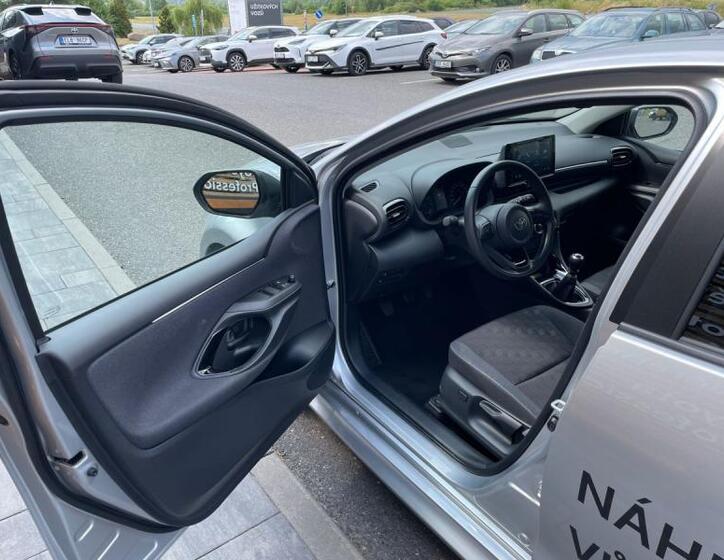 Toyota Yaris 13
