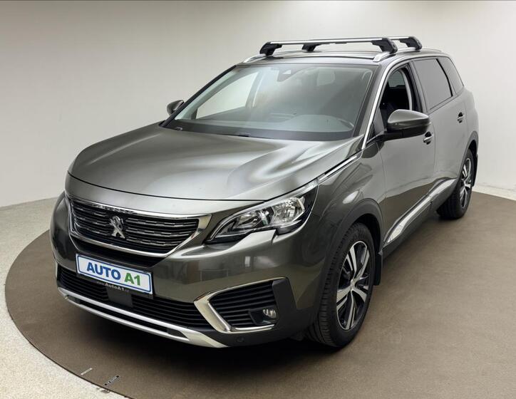 Peugeot 5008 1