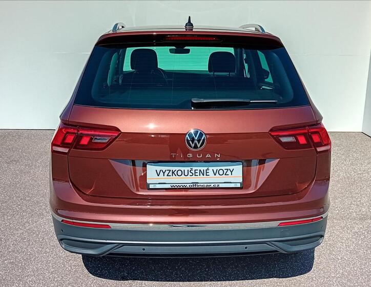 Volkswagen Tiguan 8