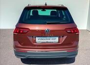 Volkswagen Tiguan 8