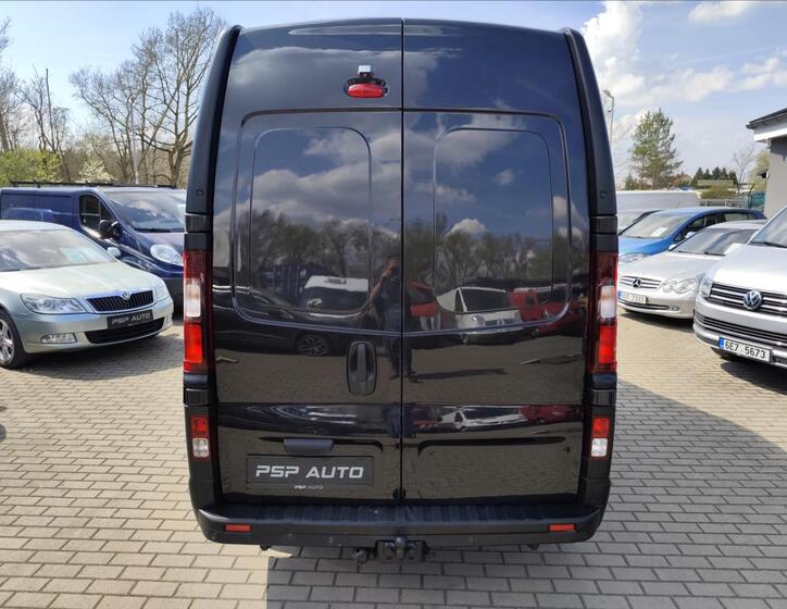 Renault Trafic 10