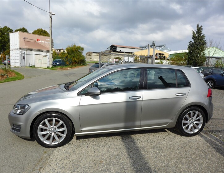 Volkswagen Golf 9