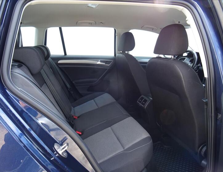 Volkswagen Golf 18
