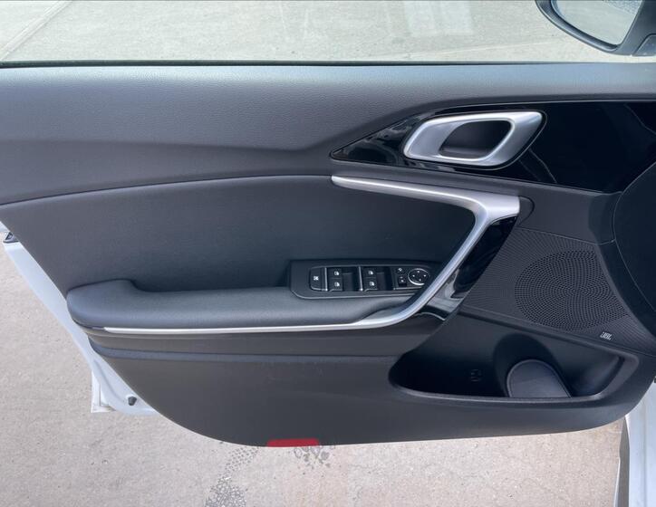 KIA ProCeed 14