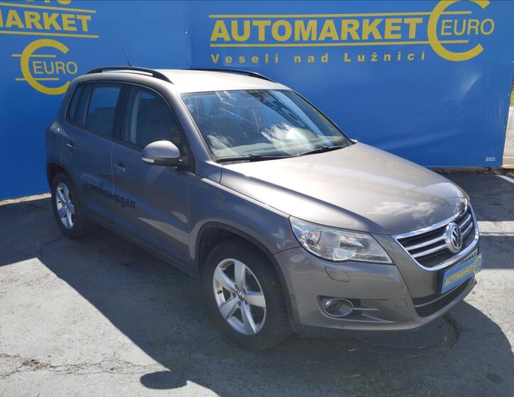 Volkswagen Tiguan 1