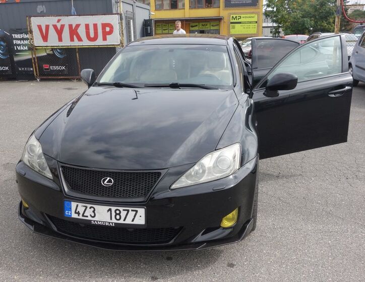 Lexus IS 220 15