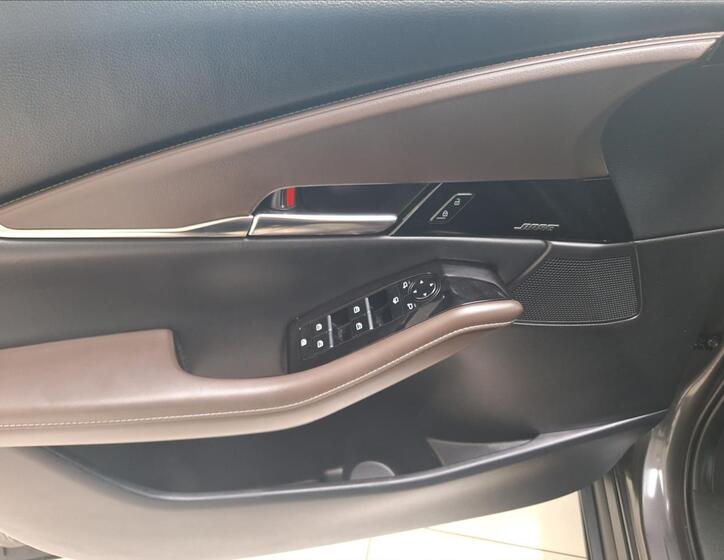 Mazda CX-30 11