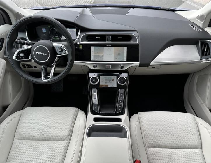 Jaguar I-Pace 13