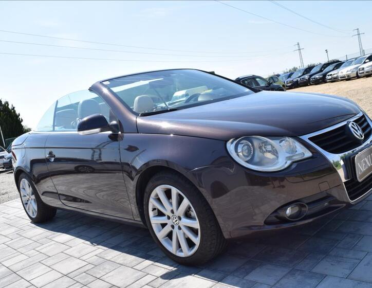 Volkswagen EOS 4