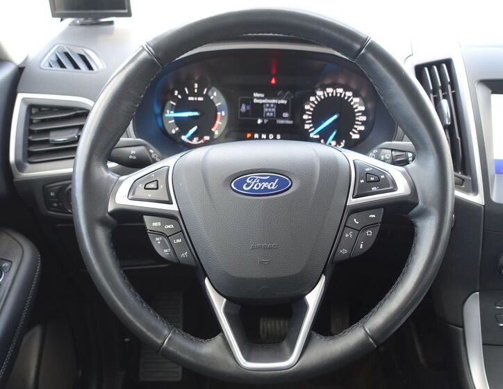Ford Galaxy 9