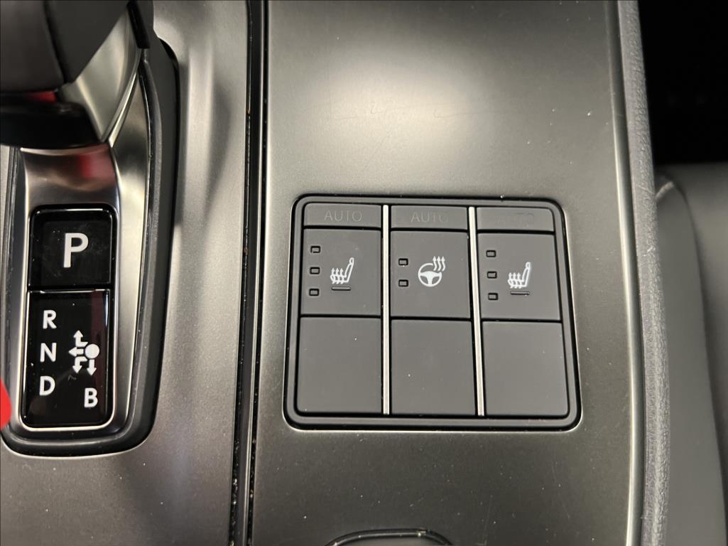 Lexus UX 300h
