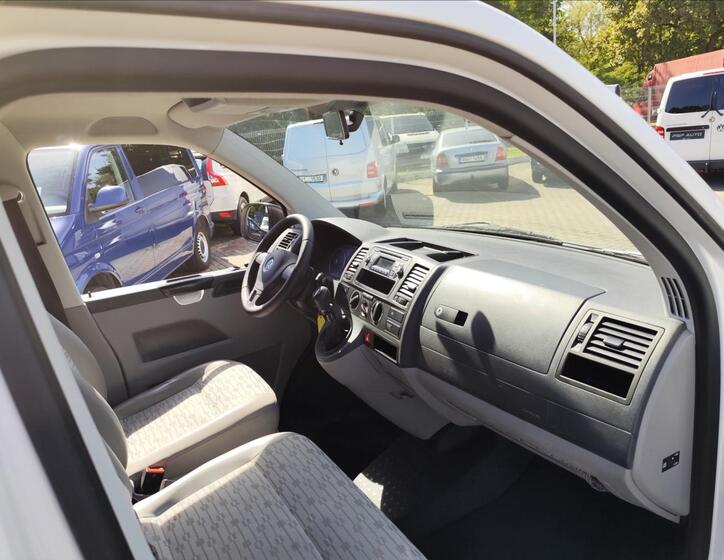 Volkswagen Transporter 22