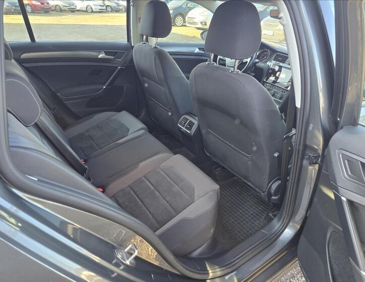 Volkswagen Golf 15
