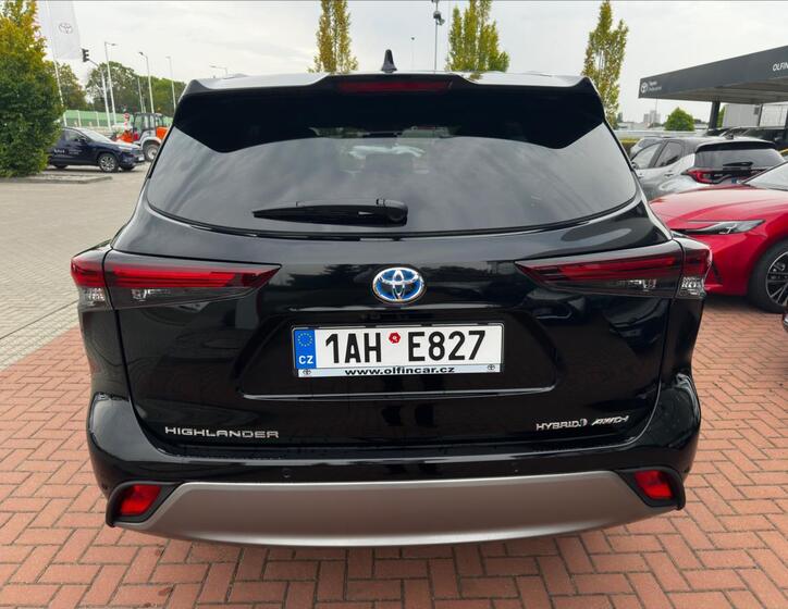 Toyota Highlander 4