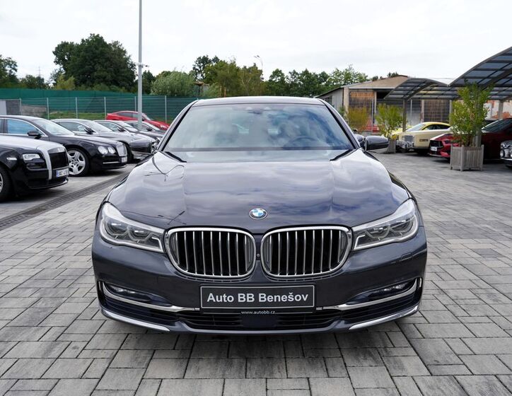 BMW Řada 7 1