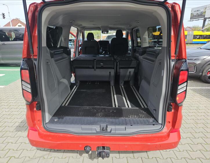 Ford Tourneo Custom 13