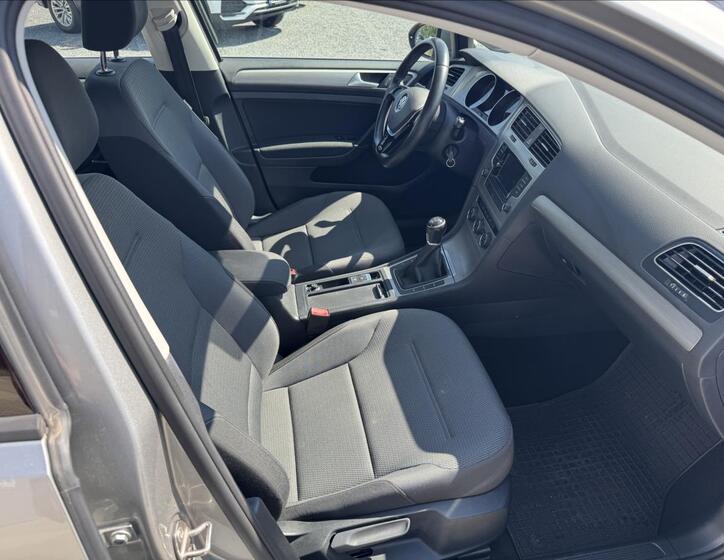 Volkswagen Golf 12