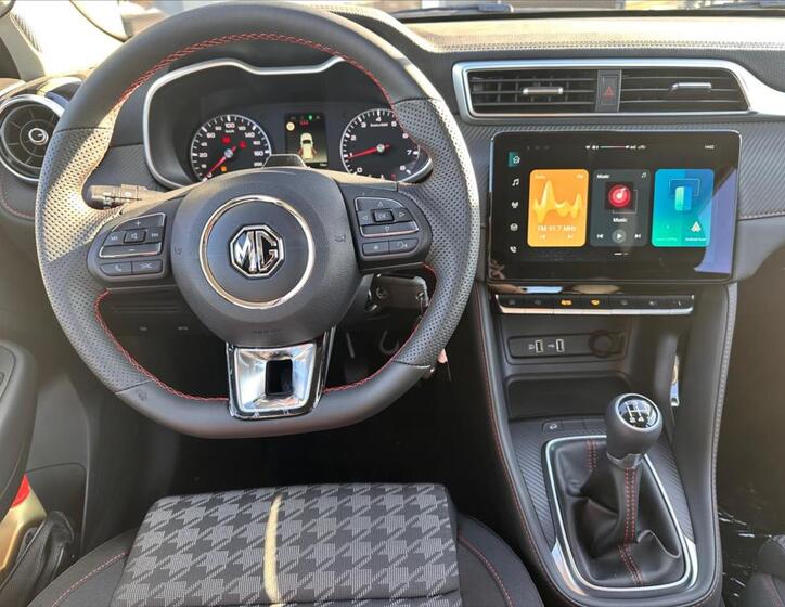 MG ZS 7