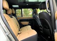 Land Rover Defender 39