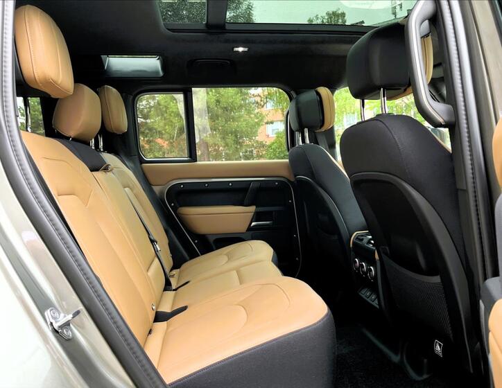 Land Rover Defender 39