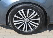 Volkswagen Passat 9
