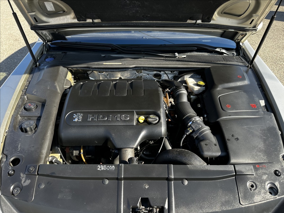 Peugeot 607