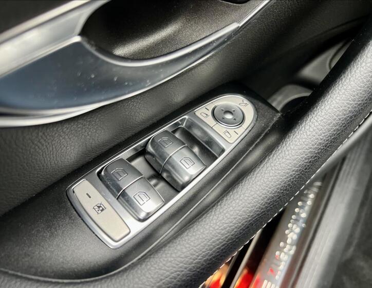 Mercedes-Benz Třídy E 52
