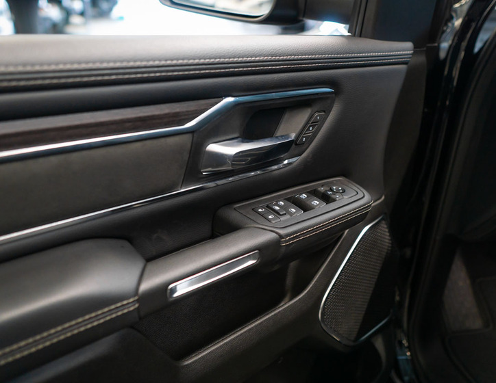 Dodge RAM 18