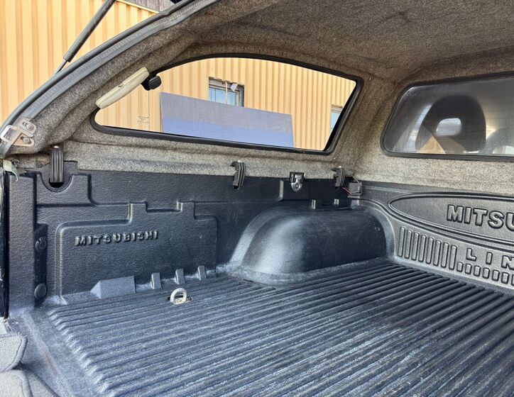 Mitsubishi L200 23