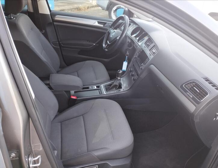 Volkswagen Golf 8