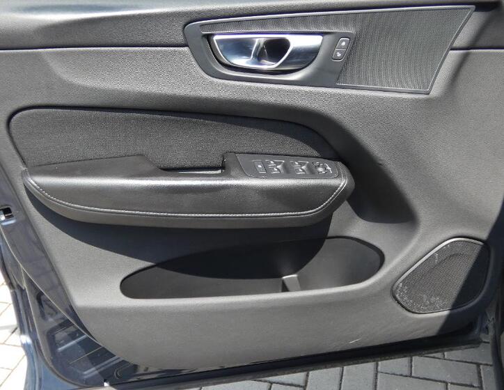Volvo XC60 8