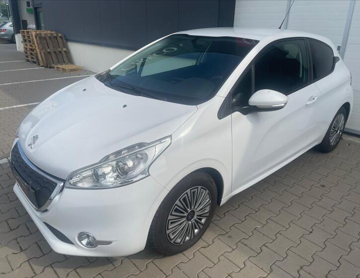 Peugeot 208 1