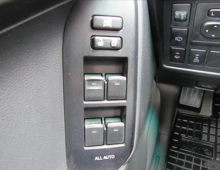 Toyota Land Cruiser 25