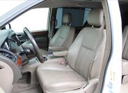 Chrysler Town & Country 15