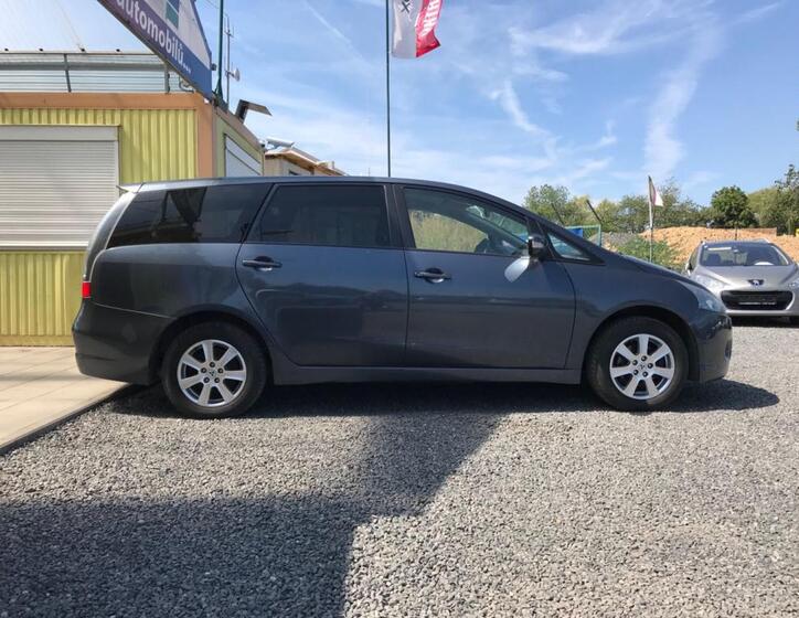 Mitsubishi Grandis 22