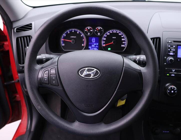 Hyundai i30 19