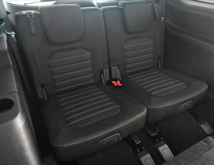 Ford Galaxy 29