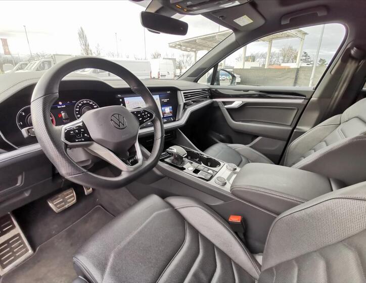 Volkswagen Touareg 6
