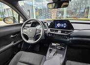 Lexus UX 250h 23