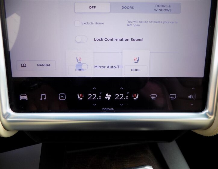 Tesla Model X 45