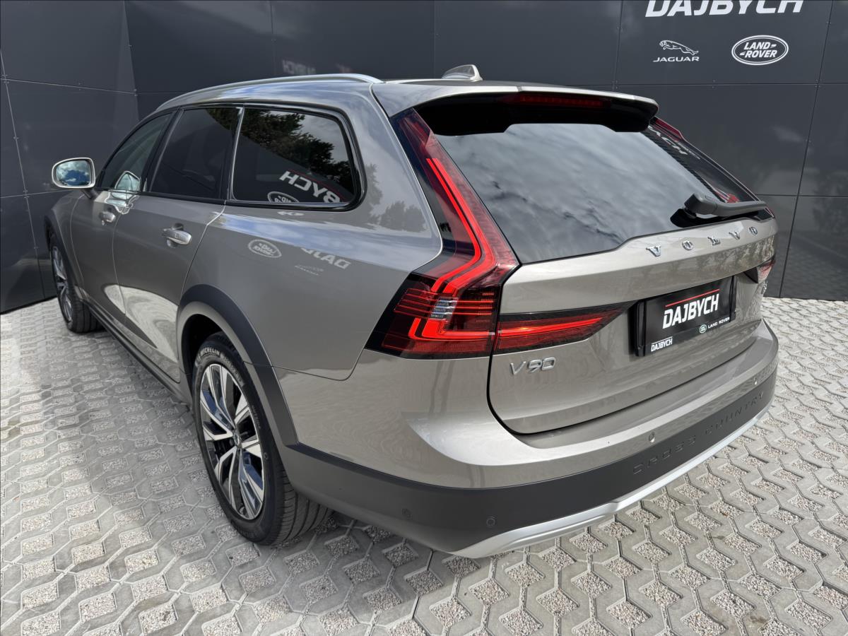 Volvo V90