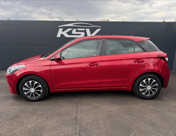 Hyundai i20 10
