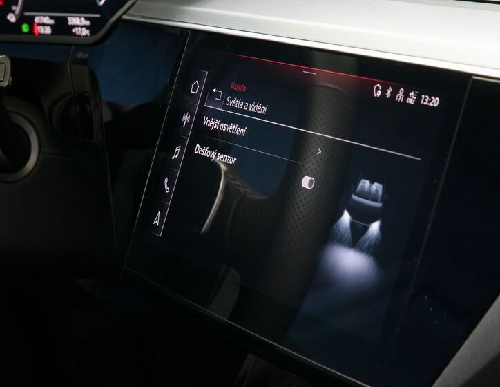 Audi e-tron 30